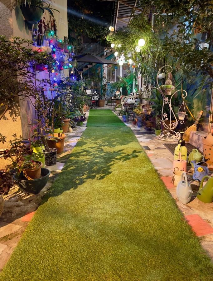 Mr Guest House Tbilisi Esterno foto